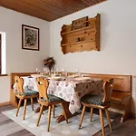 Casa De Lorenzo *